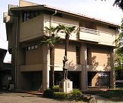 麻生区の名所細山郷土資料館正面