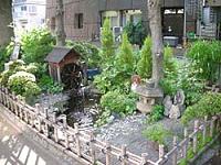 さいわい緑道のミニ庭園